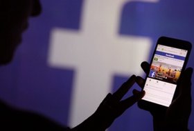 Facebook Mobil Uygulaması Mavi Tonundan Uzaklaşıyor