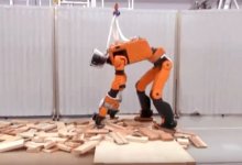 Honda E2-DR prototip afet robotunu tanıttı