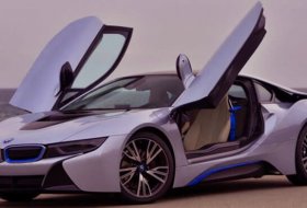 BMW’den 2 Adet Yeni i8 Versiyon Araba