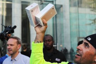 IPhone 7 için 23 Gün Kuyrukta Bekledi