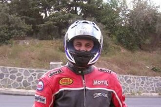 Ünlü Motovlogcu Altın Elbiseli Adam Hayatını Kaybetti